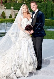 Holly-Valance-on-her-wedding-day-0912-6-e1349564239985