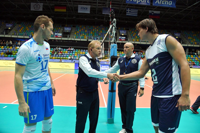 Tine Urnaut of Slovenia and Mitar Tzourits of Greece before the match