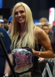 wrestlemania_32_axxess_2016-03-31_20-20-18_ilce-6000_dsc04218_26933143076