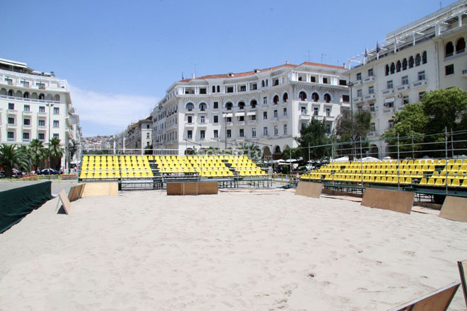 Η Θεσσαλονίκη παίζει Beach volley