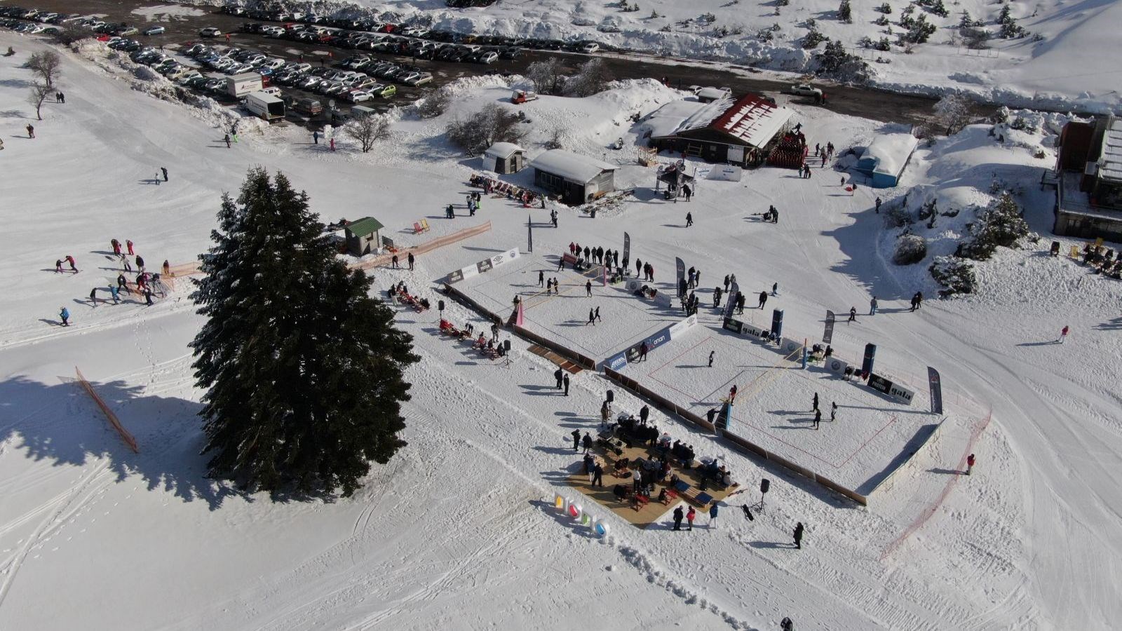 Αυλαία για το snow volley στο Μαίναλο