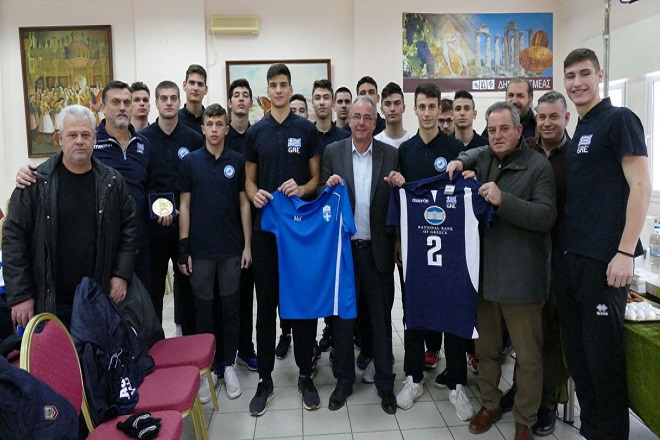 Εθνική παίδων: Η επίσκεψη στο Δήμαρχο Νεμέας και το «ευχαριστώ»