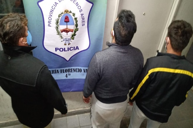 Μανσέτα με… χειροπέδες επειδή έπαιζαν βόλεϊ εν μέσω καραντίνας