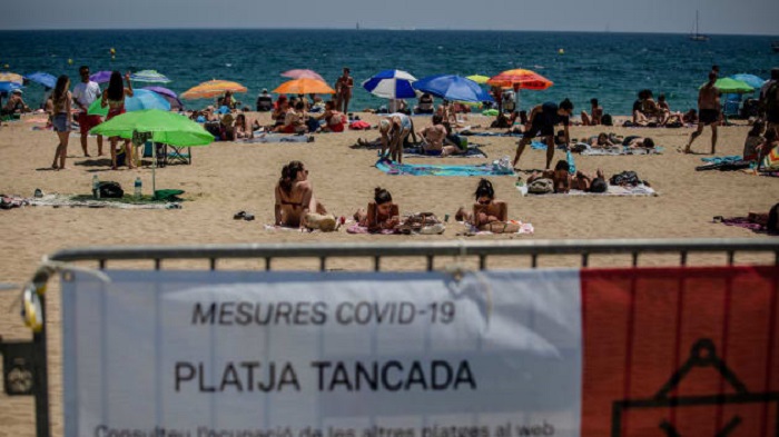 Ισπανία: Η ζωή και το μπιτς βόλεϊ επέστρεψαν στις παραλίες (fot)