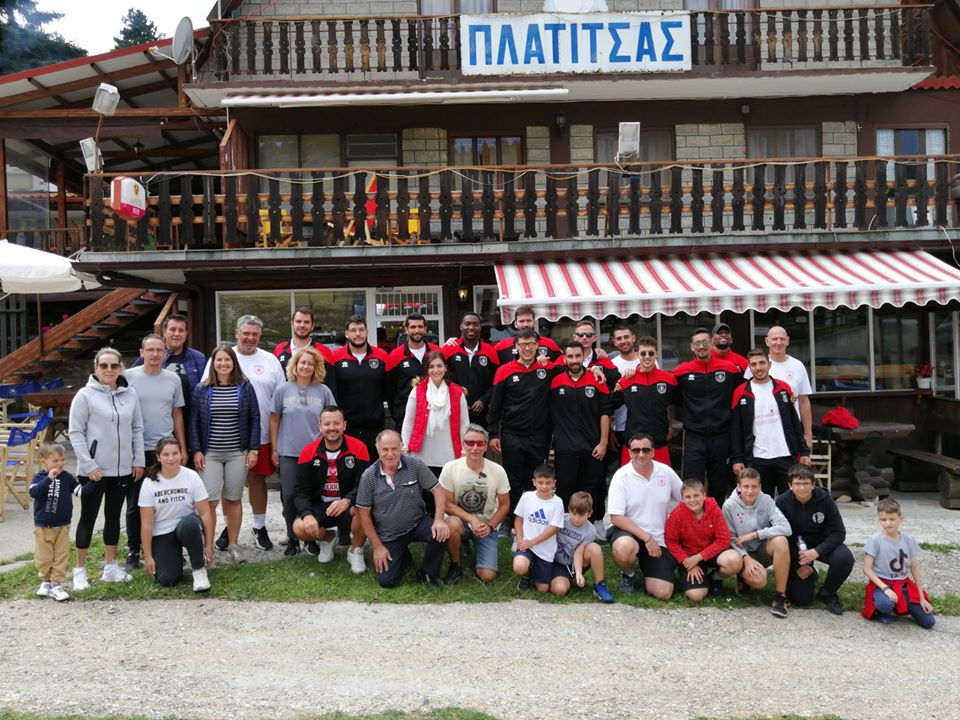 Οικογενειακό αποχαιρετιστήριο… μπάρμπεκιου για Φίλιππο που «δένει» στο Σέλι