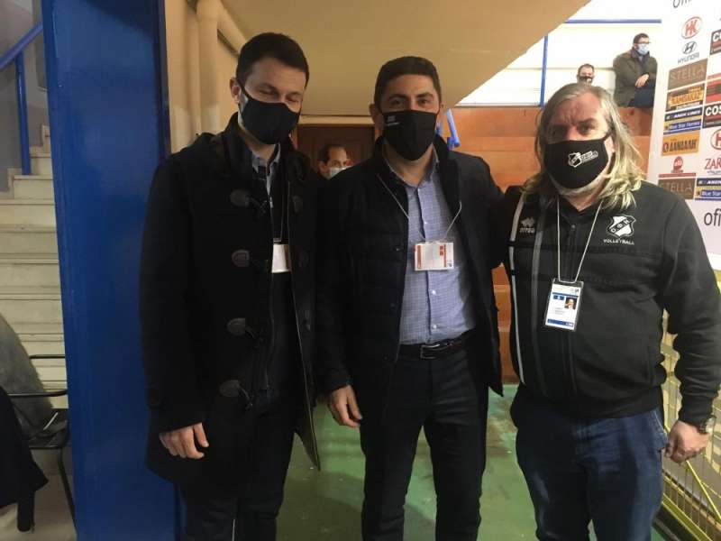 Στο ανακαινισμένο Λίντο ο Αυγενάκης παρακολούθησε το ματς ΟΦΗ-Κηφισιά