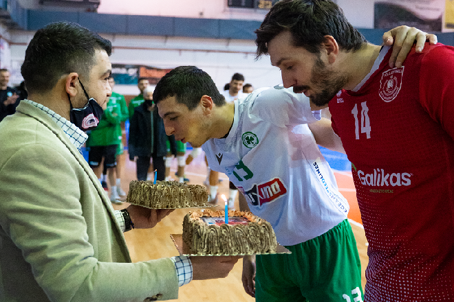 Γενέθλια στο γήπεδο για Ανδρεόπουλο-Τζιουμάκα!