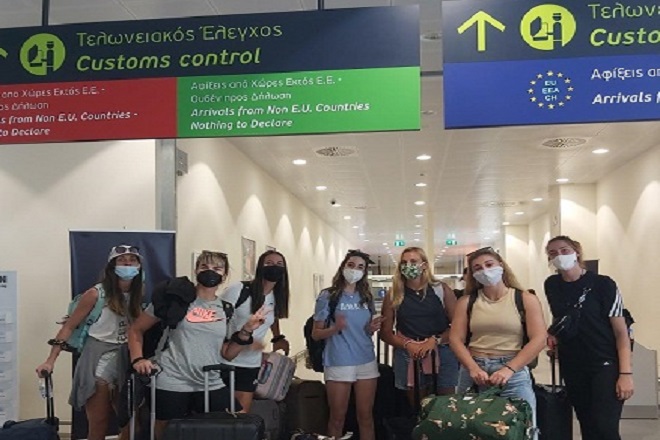 Από το αεροδρόμιο, στο γήπεδο ο Α.Ο. Θήρας