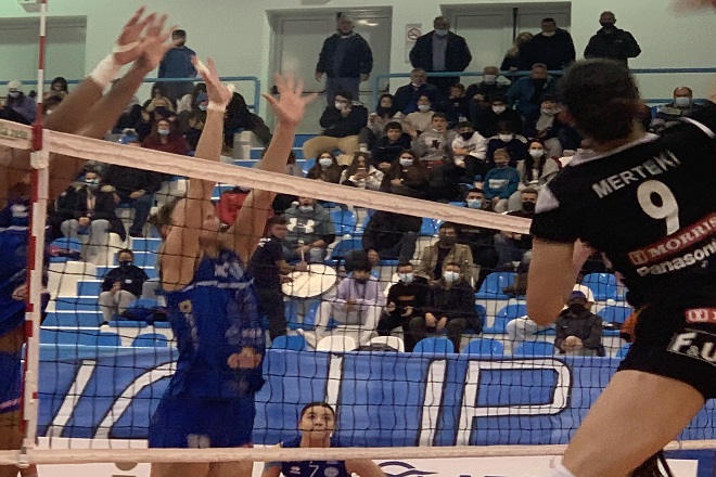 Ο ΠΑΟΚ πέρασε αλώβητος με ανατροπή 1-3 από τη Σαντορίνη