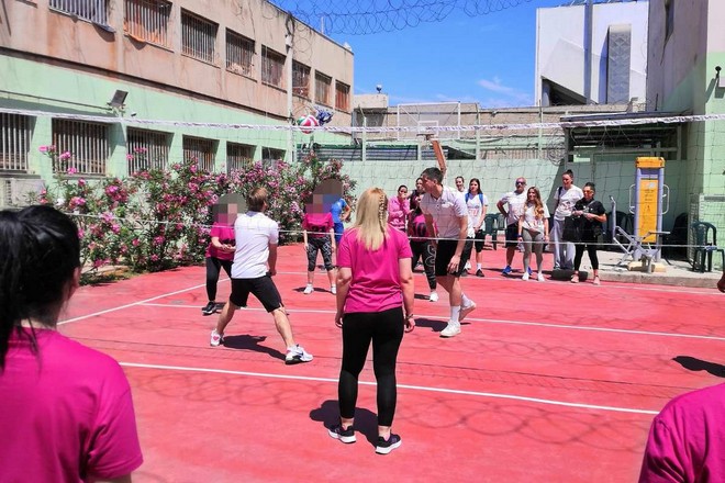 Ένας διαφορετικός αγώνας βόλεϊ στις γυναικείες φυλακές Κορυδαλλού