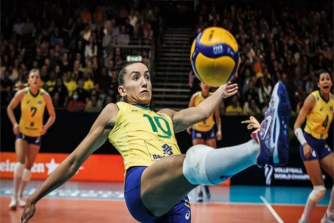 Παγκόσμιο πρωτάθλημα: Με «μεγάλη μπάλα» στην 4άδα Σερβία, Βραζιλία – «Χαλαρή» πρόκριση για ΗΠΑ, Ιταλία (vid)