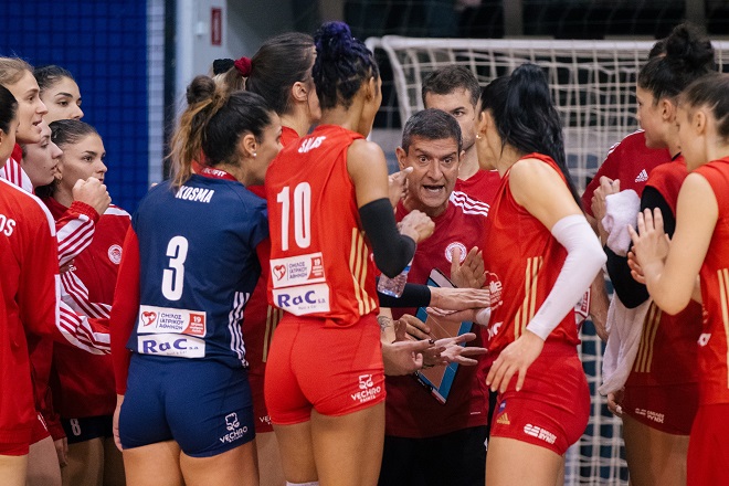 O Ολυμπιακός τον πρώτο λόγο πρόκρισης, 3-1 τον Α.Ο. Θήρας