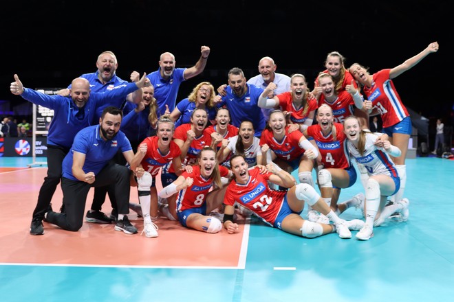 Γ. Αθανασόπουλος στο Volleyplanet.gr: «Με πίστη και… τρέλα για την έκπληξη με Σερβία» στις «8» του Ευρωβόλεϊ
