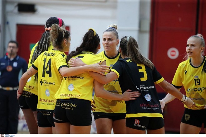 «Τρύγησε» τρίποντο στα Μεσόγεια η ΑΕΚ, 3-0 το Μαρκόπουλο