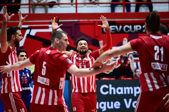 Κυρίαρχος στο Ρέντη ο Ολυμπιακός, 3-0 τη Ζάκσα και ελπίζει