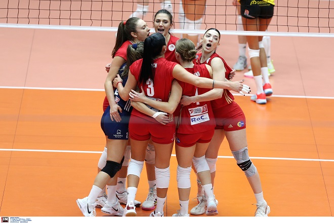 Με 20άρα Κούμπουρα 3-0 ο Ολυμπιακός την ΑΕΚ