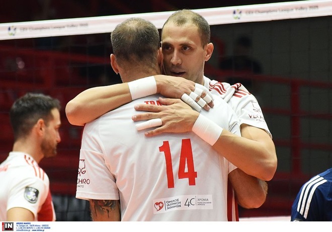 Ο Ολυμπιακός 3-0 την Λας Πάλμας με σφραγίδα Ατανασίεβιτς