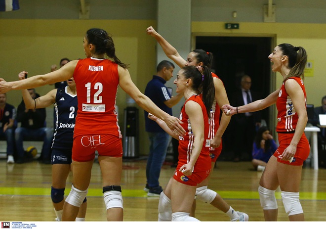 Ο Ολυμπιακός 3-1 την ΑΕΚ στο Ολυμπιακό Χωριό και… έφυγε για Ρουμανία
