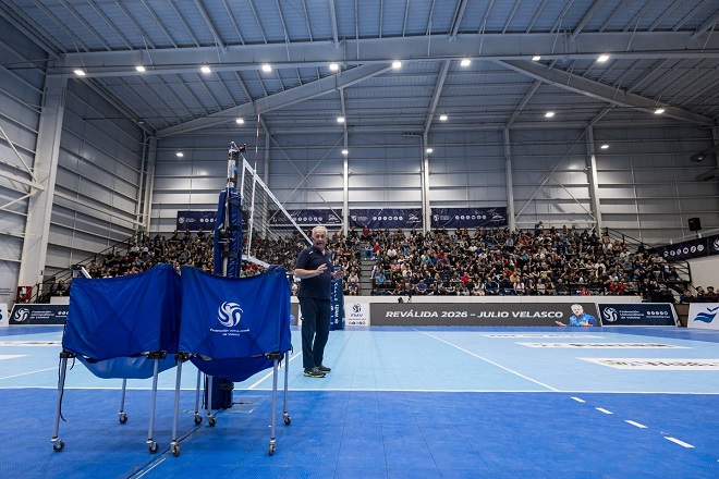 Μοίρασε… γνώση σε 1000 συμπατριώτες του ο «προφέσορας» Χούλιο Βελάσκο