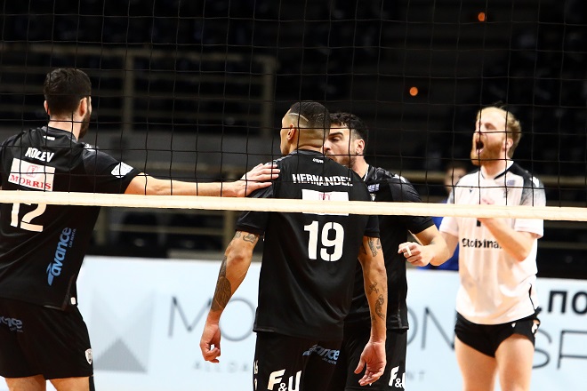 Λύγισε ξανά στο τέλος ο ΠΑΟΚ, αποκλεισμός με δεύτερο 3-2 από την Άαλστ